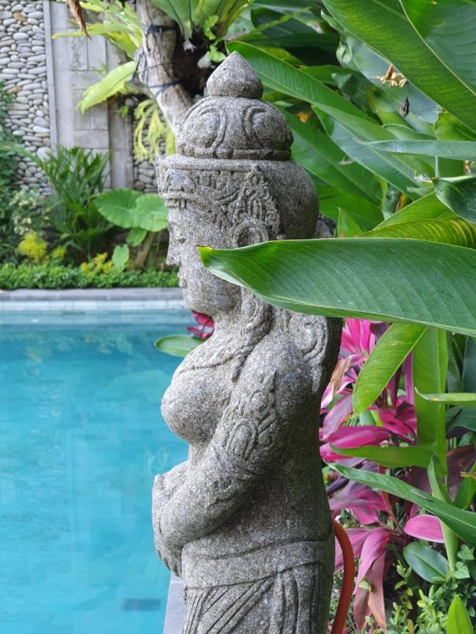 Ubud Paras Villa Exterior foto