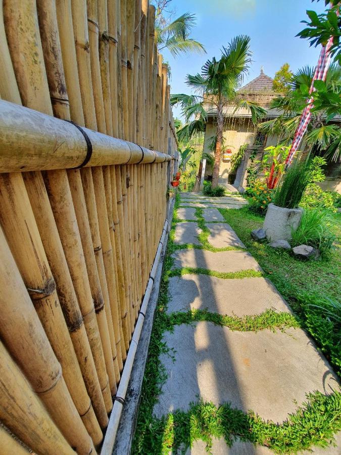 Ubud Paras Villa Exterior foto